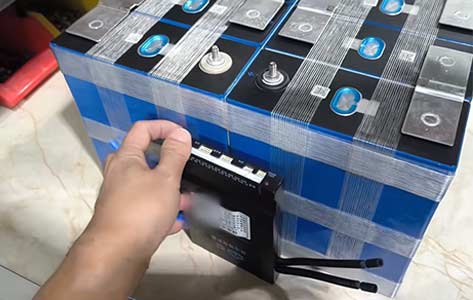 16塊280ah磷酸鐵鋰電池自制14度儲(chǔ)能電池,搭配太陽(yáng)能板實(shí)現(xiàn)用電自由1738983014493500.jpg